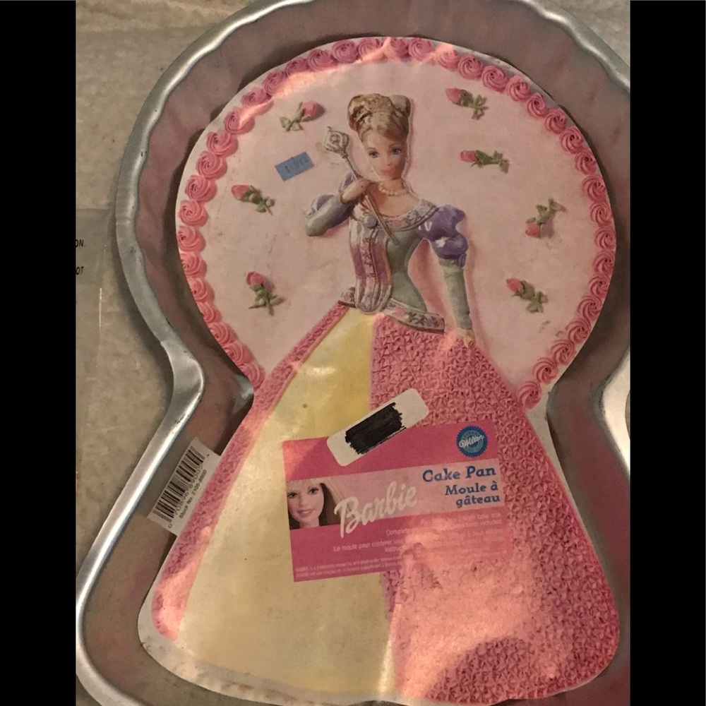Wilton Barbie Cake Pan - New with plastic Barbie overlay & insert.